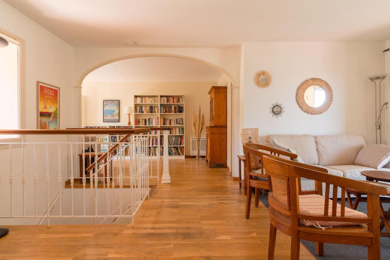 Villa Vue Mer Presqu'Ile De Giens Avec Piscine Hyeres Bagian luar foto